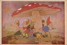 Künstler Ak Versteckt vor dem Regen, Pilzhut, Mäuse, Zwerg, Elfe - 4205139