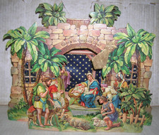 uralte Krippe aus Pappe zum