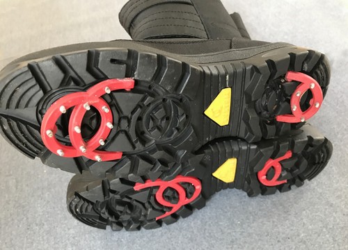 Schwarze schneeschuhe - schwarze,