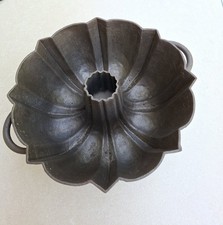 Backform Gugelhupf aus Gusseisen aus Omas Küche