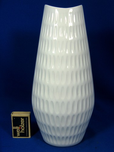 Well shaped design - well, 70´s