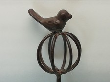 Vogel Kugel am Stab Gartenstecker Spatz Gusseisen Deko Garten shabby Rost 43 cm