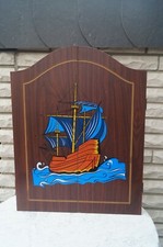 Gepflegter,schöner Dartschrank mit Dartscheibe,Dartscheibe im Holzschrank