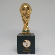 Fußball FIFA World Cup Pokal Trophy Holzpodest WM Pokal 70 mm Trophäe 2002