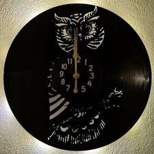 Handgemachte Wanduhr aus