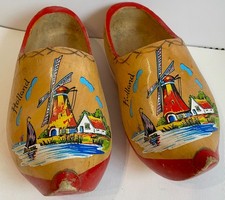 alte Holzschuhe Klompen aus