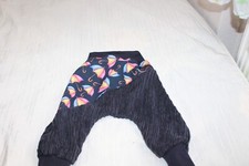 cord-Pumphose-Jogginghose-Hand