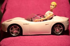 Barbie und Cabrio Sportwagen ähnlich Porsche weiß mit Motorsound u. Musik selten