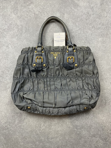 Prada-Handtasche-Vintage-Waffe