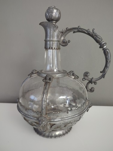 Karaffe aus glas mit - karaffe,