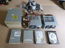 PC Teile Konvolut : Laufwerke, Netzteile, Festplatten, Kabel