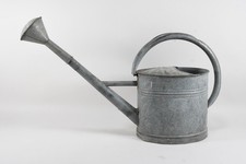 Q45A03- Alte Gießkanne aus Zink