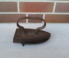 Antikes Gusseisen-Bügeleisen