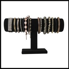 Schwarzer Samt Schmuckständer