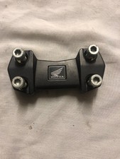 Honda CB 1000 R CB1000R SC60 Lenkerklemmung Gabelbrücke