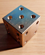 Messingwürfel 40 mm Stifthalter