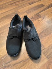Schwarze Herrenschuhe Slipper