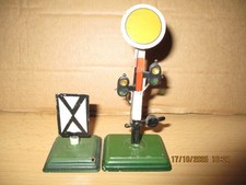 Märklin  Vorsignal 2328/O + Merktafel 2335/O