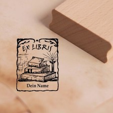 Ex Libris Stempel mit Name - Bücher und Kerze Bücherstapel Exlibris Motivstempel