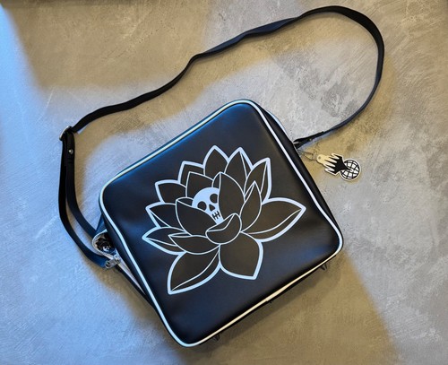 Black lotus vip exclusive - lotus,