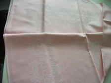 Praktisches Damast-Tafeltuch,fleckgeschützt mit Bodürestreifen 165 x 135 neuw.