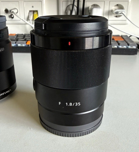 Sony 35mm 8 - 35mm, f/1.8