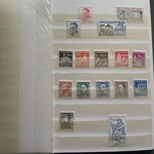 Briefmarken, kleines Einsteckalbum  Marken Alle Welt, Fundgrube ansehen !