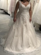 Ungetragenes Brautkleid Gr. 48