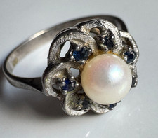 Ring mit blauen Splitter