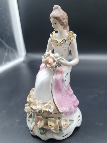 Porzellanfigur dame rosen - porzellanfigur,