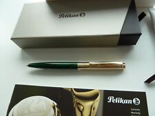 Pelikan Celebry K590  Doue - Kugelschreiber - Smaragdgrün Guilloche