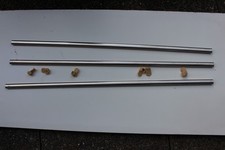 3 Kleiderstangen aus Metall für Kleiderschrank ca. L98 x B1,6 x H2,2 cm