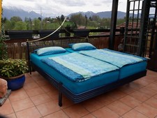 Doppelbett aus Eisen massiv- Unikat - 1,80 Meter x 2,00 Meter - Hammerschlagblau