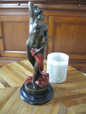 Bronze Figur~Frau mit Tuch auf