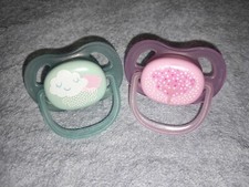 2 Baby Schnuller Sauger Sammler Silikon Avent 0 - 6 Monate Rosa Grün Mädchen