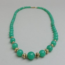 Chrysopras Halskette m. 57 verlaufenden Kugeln,Verschluss + Zwischenelemente 14K