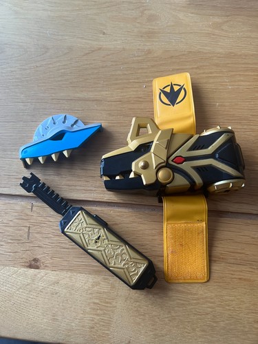 Power rangers dino - rangers, thunder