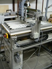 CNC Portal-Fräse mit fahrbaren Untergestell, PC und viel Zubehör