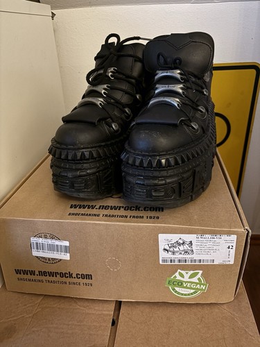 New rock boots wall106 - new,