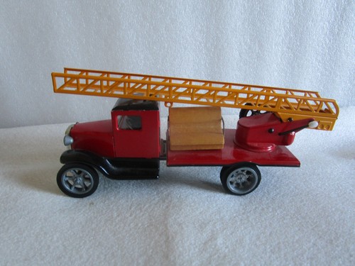 Antik feuerwehrauto metall - antik,