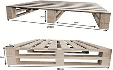 Palettenbett aus Holz mit