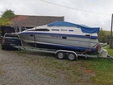 Motorboot Bayliner , Motoryacht 2455 mit Pongratz Trailer,Fender,Kühlschrank,ect
