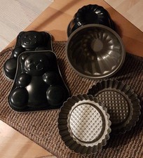 acht kleine Backformen Bären / Tortelett / Napfkuchenform