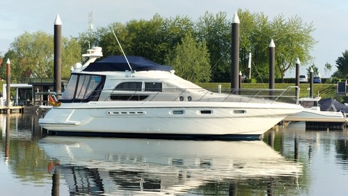 Motoryacht sealine zum - sealine,