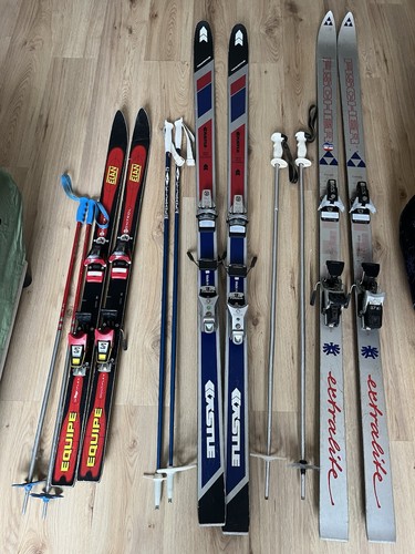 Paar ski inkl stöcke - stöcke, –