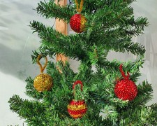 Bastelset - Vier Styropor-Kugeln mit Pailletten rot/gold - Christbaumkugeln