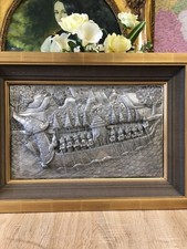 Antikes Zinnbild -sehr dekoratives Wandbild aus Zinn mit Hozrahmen , Relief Bild