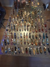 JUST THE RIGHT SHOE. Collektion  101 Schuhe/ Stiefel  5 Handtaschen