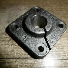 16 mm Wellenbock mit Flansch -