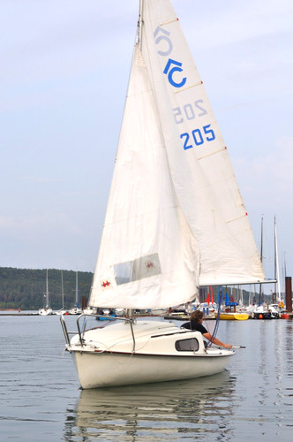 Kompaktes kajütschwertboot - kompaktes,